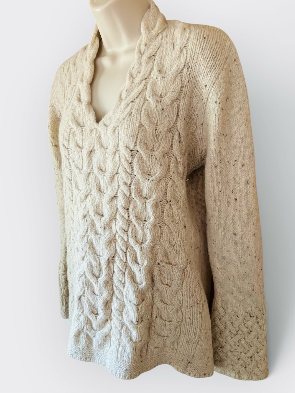 Irelandseye Horseshoe Cable Knit V-Neck Chunky Wool Cashmere Irish Sweater
